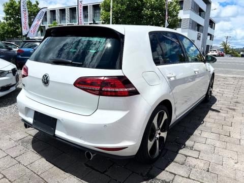 2014 Volkswagen Golf - Thumbnail