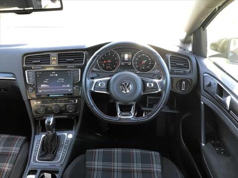 2013 Volkswagen Golf - Thumbnail