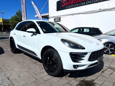 2015 Porsche Macan - Thumbnail