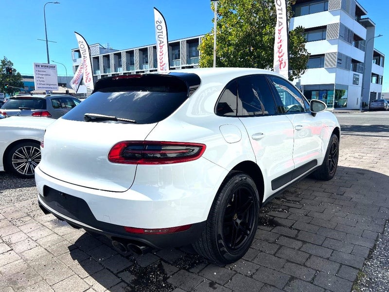 2015 Porsche Macan