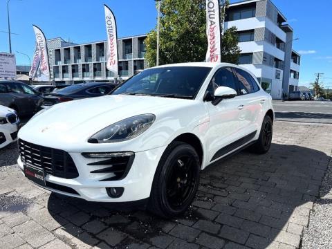 2015 Porsche Macan - Thumbnail